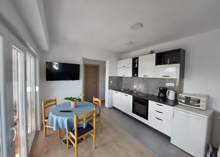 Babic アパート トロギール